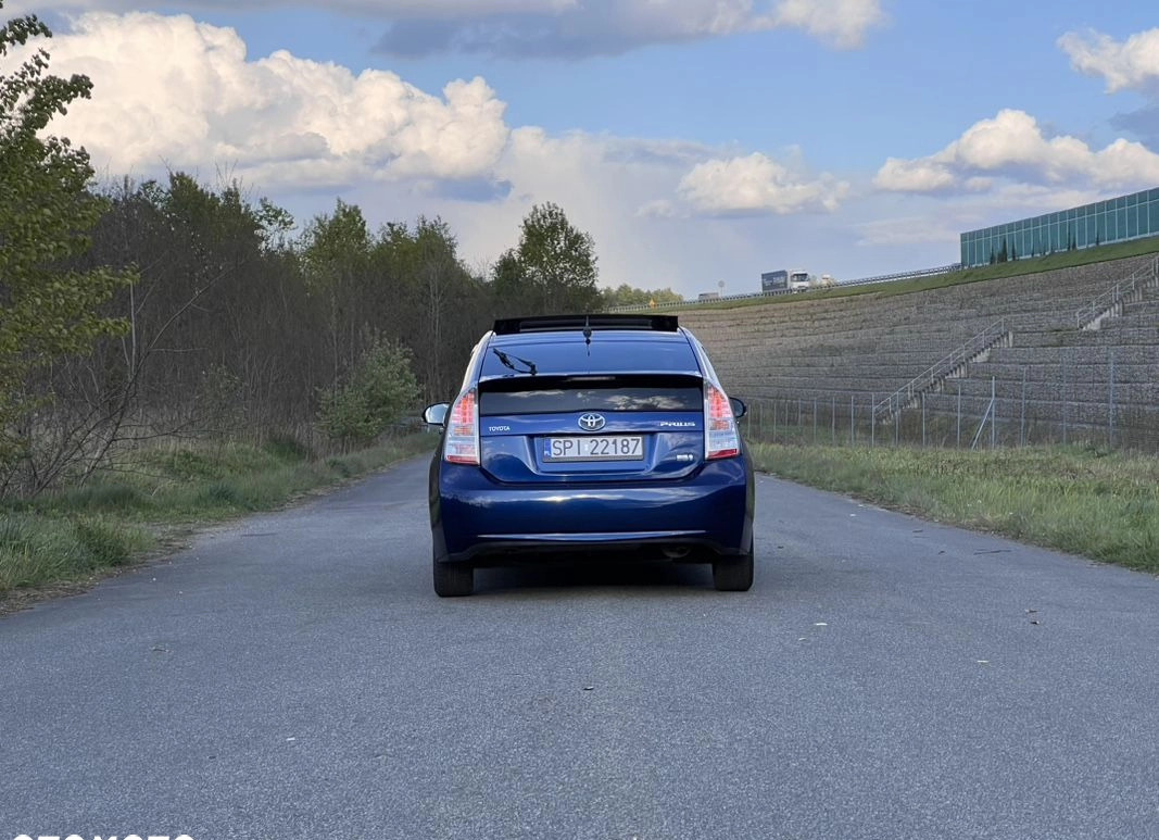 Toyota Prius cena 34000 przebieg: 340000, rok produkcji 2010 z Ślesin małe 742